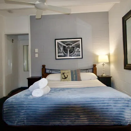Hideaway Noosa Men Only Beach Resort-2