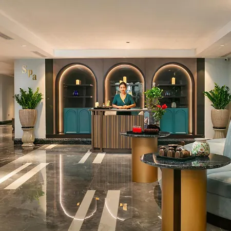 May De Ville Lakeside Hotel-3