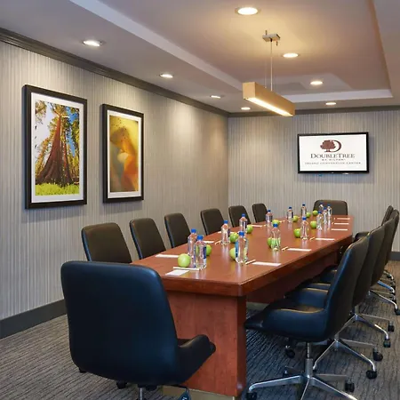 Doubletree By Hilton Fresno Convention Center-3