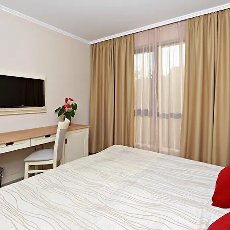 White Rock Castle Hotel & Wellness Club-3