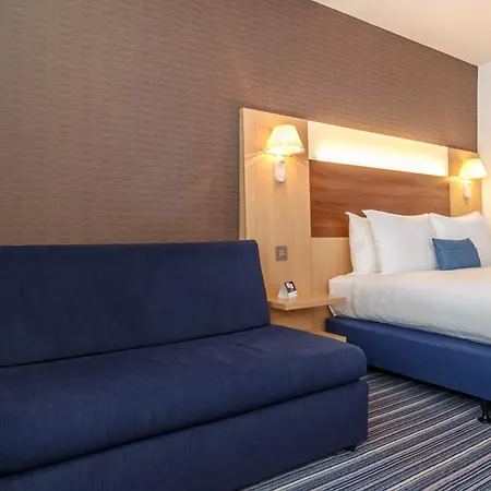 Holiday Inn Express Leigh - Sports Village By Ihg-2