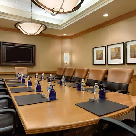 Hilton Suites Chicago/Oakbrook Terrace-3