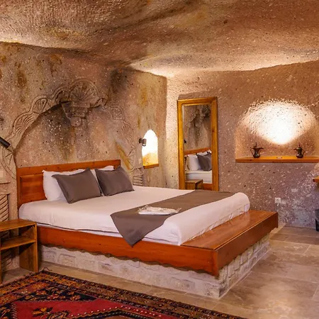 Canyon Cave Hotel-3