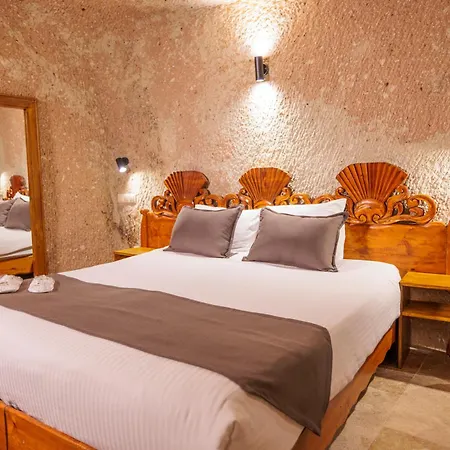 Canyon Cave Hotel-2
