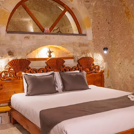 Canyon Cave Hotel-2