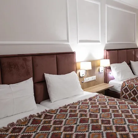 Paradise Hotel-3