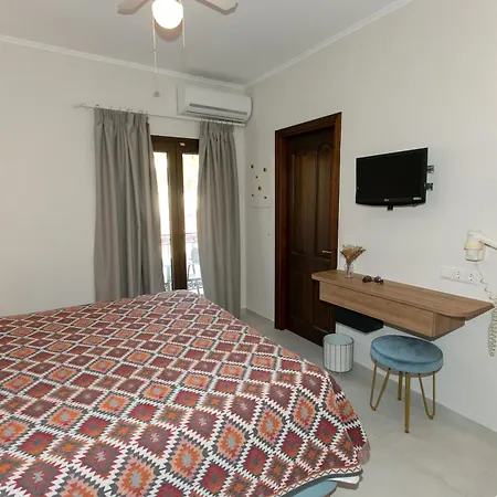 Paradise Hotel-2