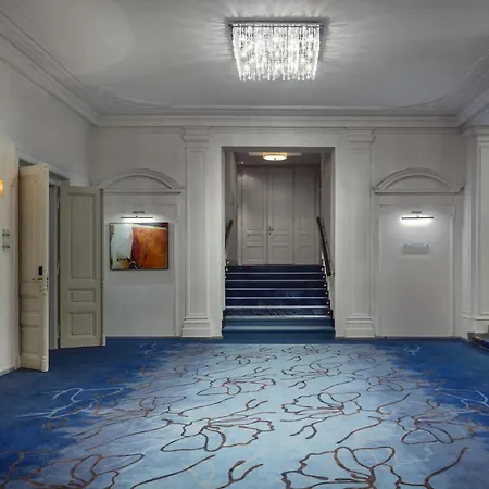 Hotel Kings Court-2
