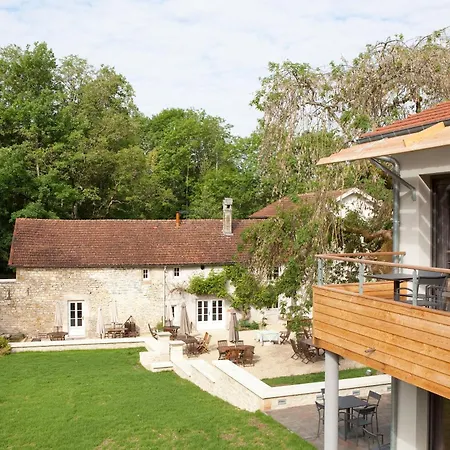 Demeures Et Chateaux La Source Bleue-3