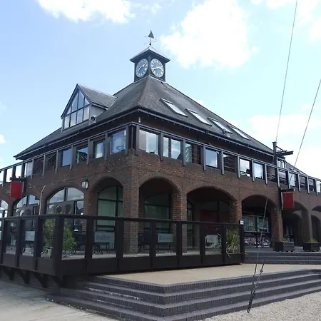 Boathouse Hotel-3