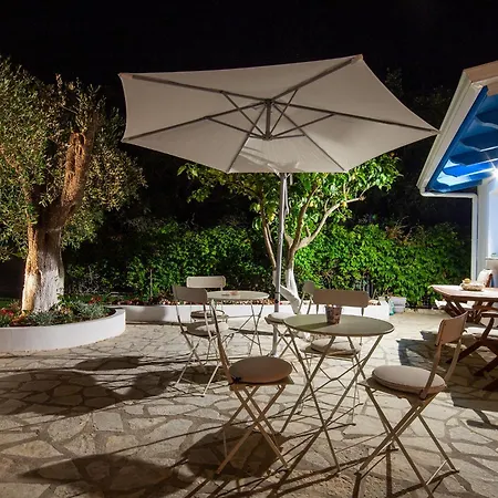 Sun 'N Chill, Boutique Apartments & Beach Villa-2