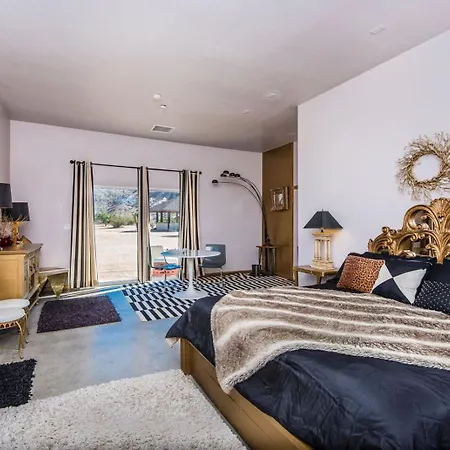 Starlight Boutique Hotel Pioneertown-2