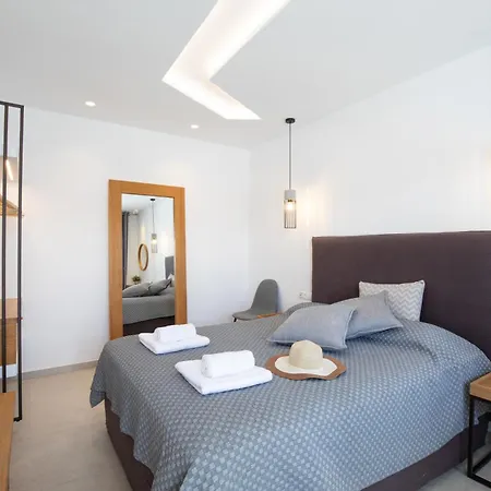 Agia Anna Beachfront Boutique-3