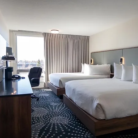 Carriage House Hotel And Conference Centre-2
