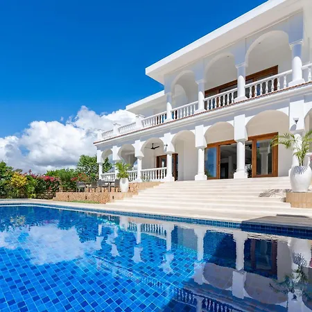 Villa Branca Diani Boutique Luxury & Personalized Service-3