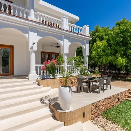 Villa Branca Diani Boutique Luxury & Personalized Service-2