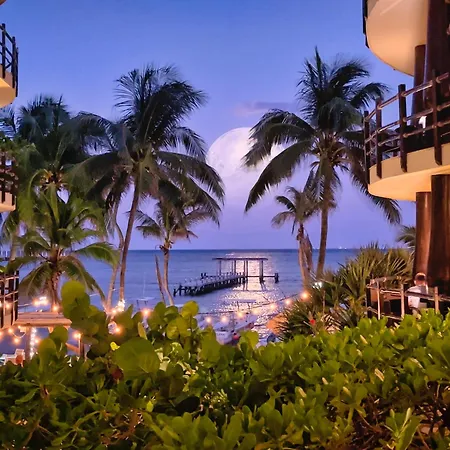 El Taj Oceanfront And Beachside Condo Hotel-2