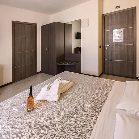 Hotel Rainbow Resort-2