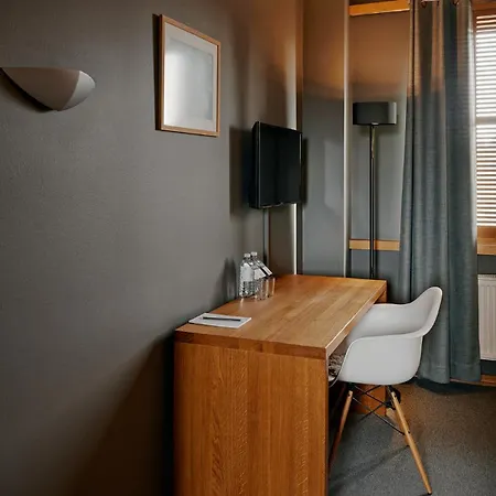 Yoho - The Young Hotel-2