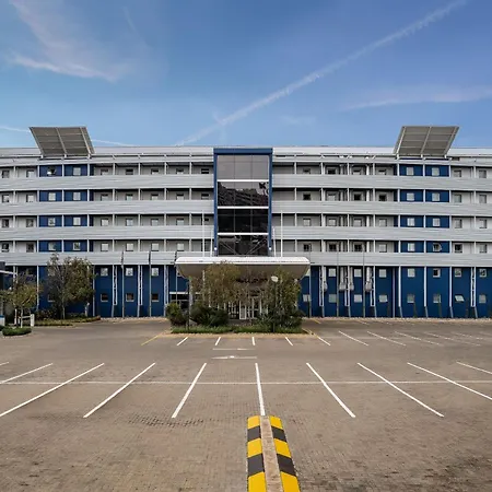 Protea Hotel By Marriott O R Tambo Airport-3