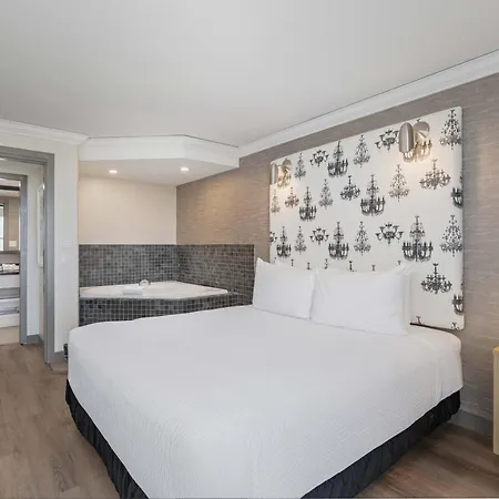 Sandman Signature Toronto Airport Hotel-2