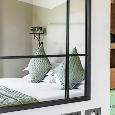 The Petersham-2