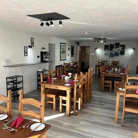 Novar Arms Hotel-3
