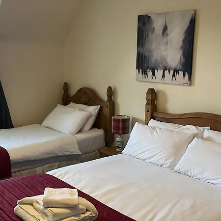 Novar Arms Hotel-2