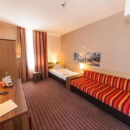 Novina Hotel Tillypark-3