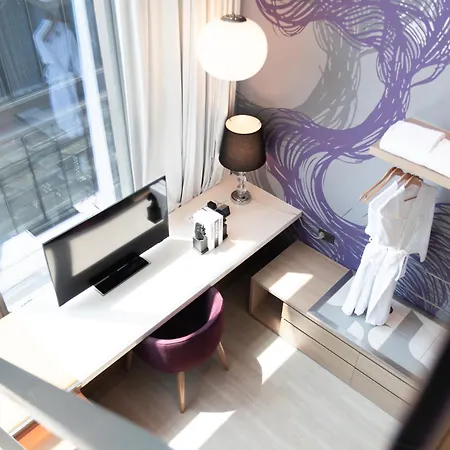 Studio M Hotel Singapore-2