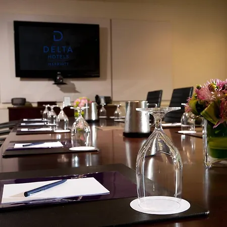 Delta Hotels By Marriott Burnaby Conference Centre-2