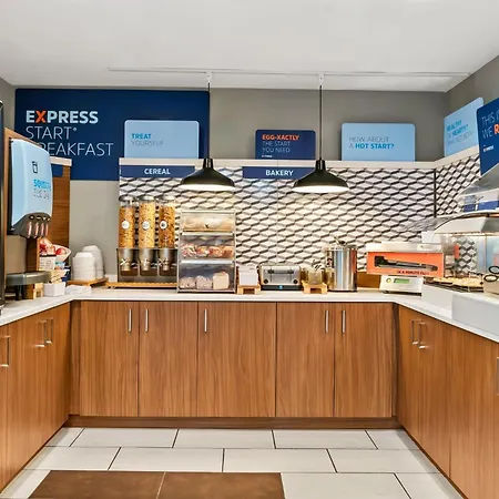 Holiday Inn Express Hotel & Suites Marion By Ihg-2