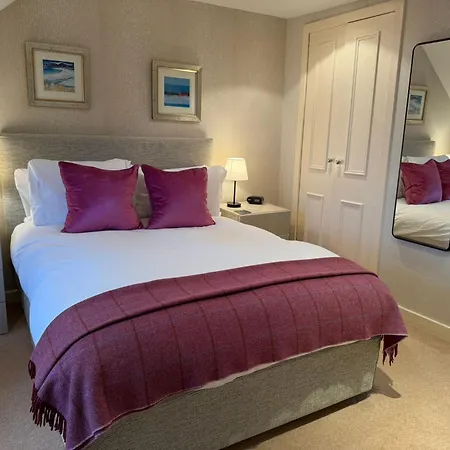 Airds Hotel And Restaurant-3