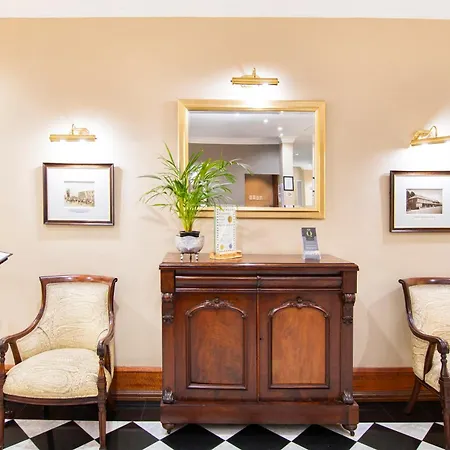 Queen'S Hotel By Bon Hotels-2