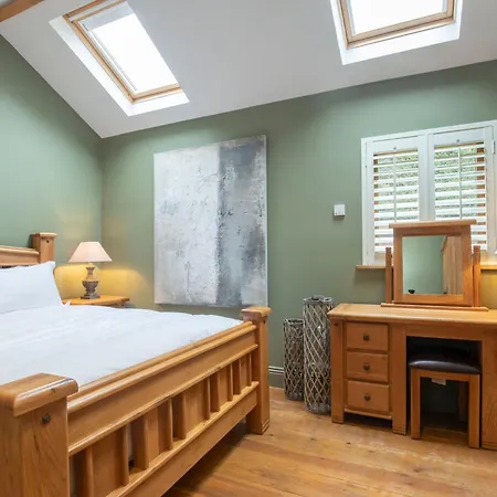 Stable Lodge - Boutique Bed & Breakfast-3
