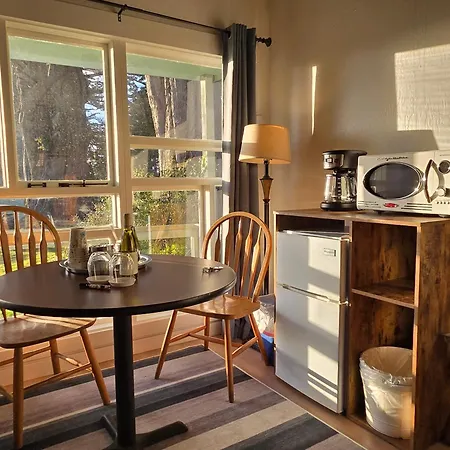 Inn At Schoolhouse Creek-3