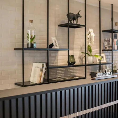 Courtyard By Marriott Paris Arcueil-3
