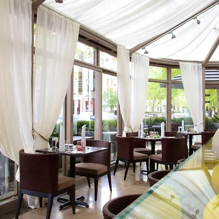Hotel Xenia, Autograph Collection-3