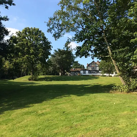 The Manor Elstree-2