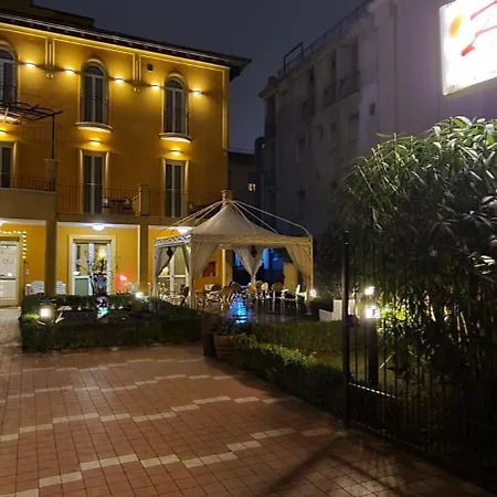 Hotel Alibi-2