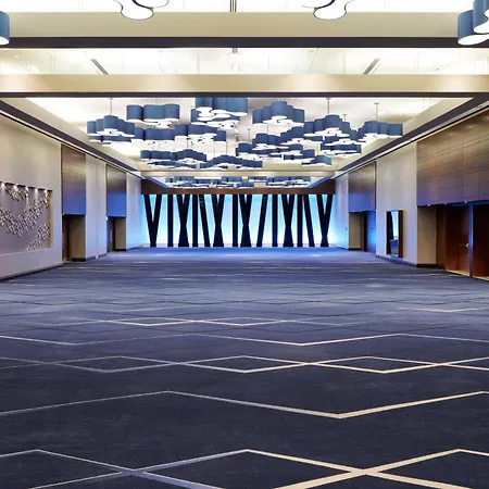Doubletree By Hilton Montreal-3
