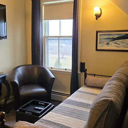 Amherst Shore Country Inn-2