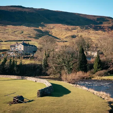 The Fell Hotel-3