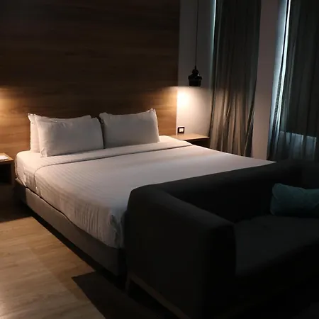 The Blue Hotel-3