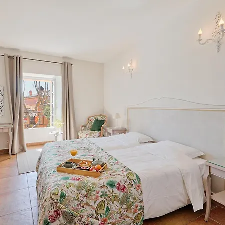 Hostellerie du Cigalou - Les Collectionneurs-2