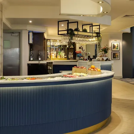 Doubletree By Hilton Manchester Airport-3