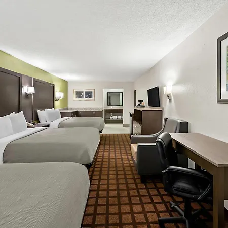 Quality Inn Raeford-3
