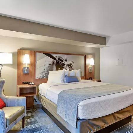 Executive Residency By Best Western Navigator Inn & Suites-3