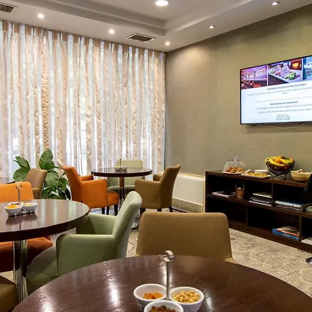 Lion'S Garden Hotel-3