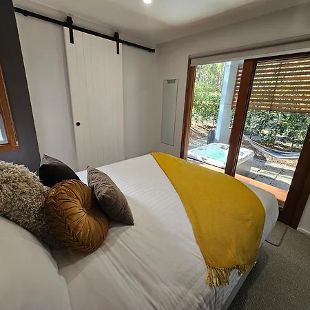 Tuckers Lane Boutique Accommodation-3